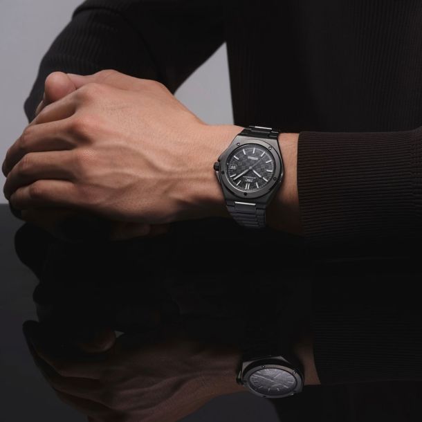 上位グレード&美品★IWC純正アリゲーターベル卜 黒 20mm-18mmブラック Authentic IWC Santoni 20mm x 18mm Black Alligator Watch