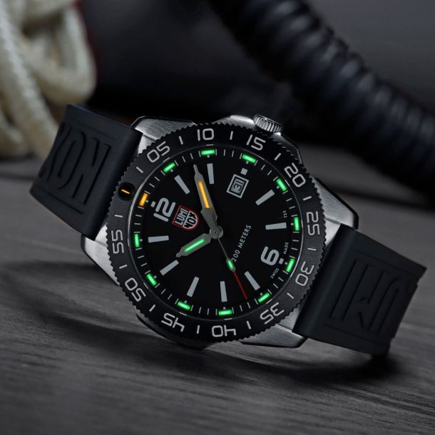 Luminox Pacific Diver Black Dial Black Rubber Strap Dive
