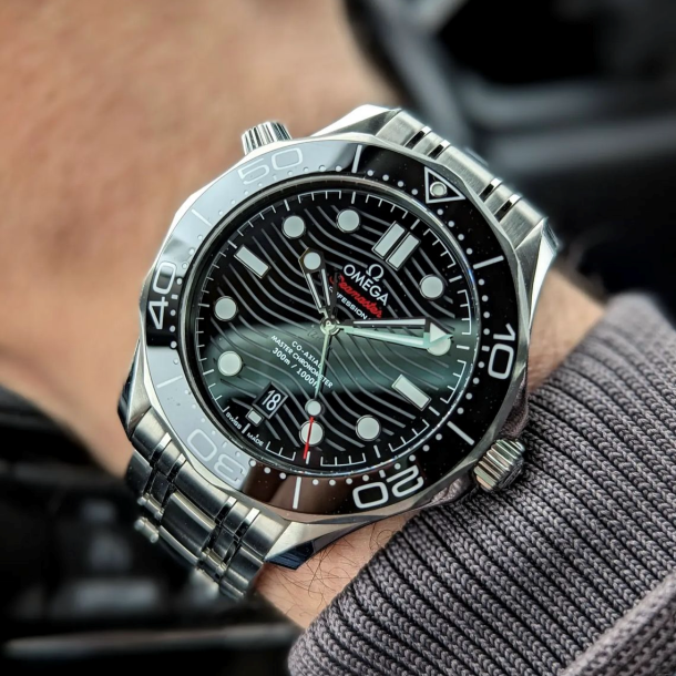 OMEGA Seamaster Diver 300M Co Axial Master Chronometer Black Dial Stainless Steel Watch 42mm O21030422001001
