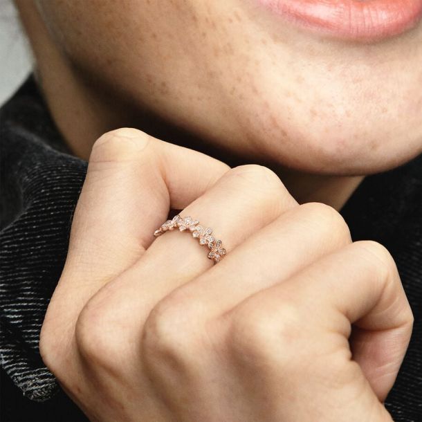 Dazzling daisy band ring store