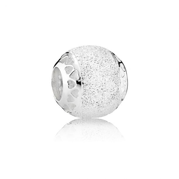 Glittering hearts of new arrivals pandora