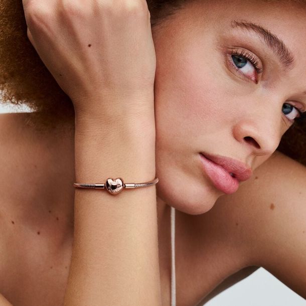 Pandora Moments Rose Gold-Plated Heart Clasp Snake Chain