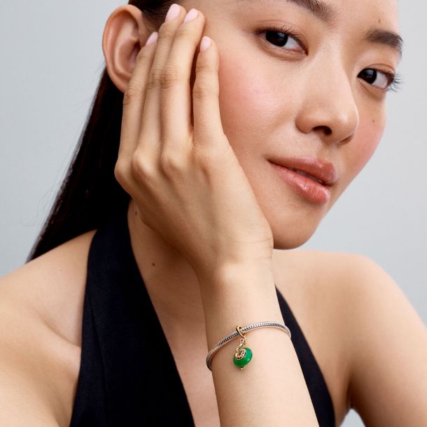 【期間限定！最安値挑戦】 Pandora Snake Charm Dangle Gold-Plated Glass Murano Green アクセサリー