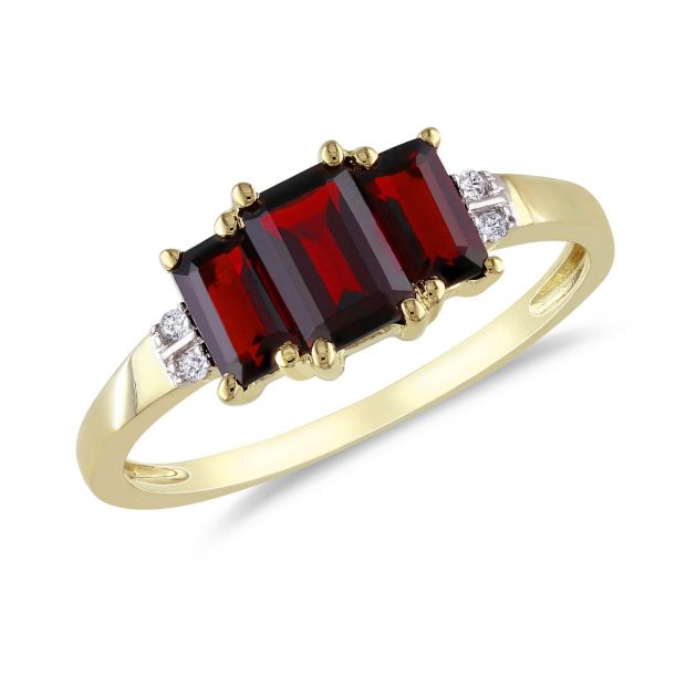 Three Stone Garnet and Yellow Gold Ring