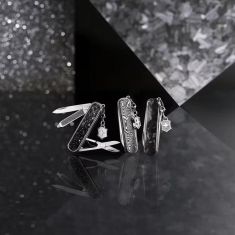 Victorinox Swiss Army Classic SD Brilliant Carbon Compact Pocket Knife