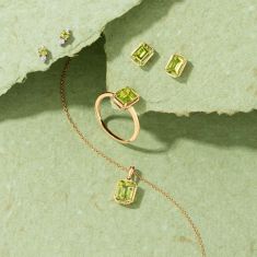 Papyrus Octagon Peridot Yellow Gold Stud Earrings