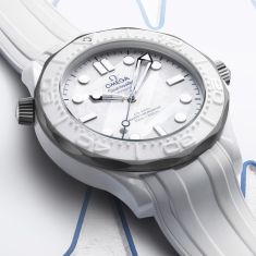OMEGA Seamaster Diver 300M Co-Axial Master Chronometer White Dial White Rubber Strap Watch 43.5mm - O52292442004001