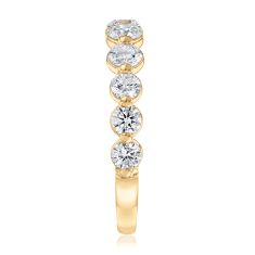 1ctw Round Diamond 18k Yellow Gold Graduated Wedding Band