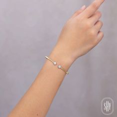 Shy Creation Corelli 1/5ctw Diamond Pave Circle 14k White Gold Open Bangle Bracelet