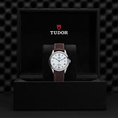 1926 36mm Opaline and Blue Dial Brown Leather Strap Watch M91450-0010