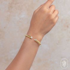 Shy Creation 1/5ctw Baguette Diamond 14k Yellow Gold Bangle Bracelet
