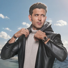 Rado Captain Cook Hrithik Roshan Automatic Titanium Special Edition Watch 43mm - R32128162