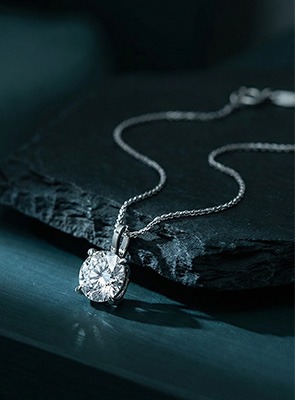 REEDS ECONIC Star Lab Grown Diamond  Solitaire Pendant Necklace 