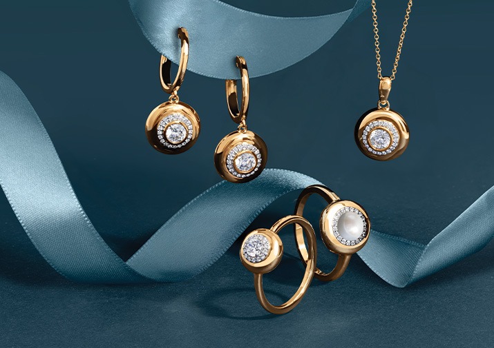 REEDS Anniversary Collection Yellow gold jewelry collection with diamonds
