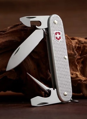 Victorinox Swiss Knife Collection Victorinox Swiss Army Classic SD Silver Alox Pocket Knife