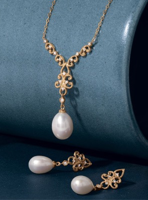 Pearl Jewelry Pearl Jewelry | REEDS Jewelers