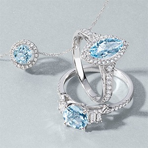 Blue gemstone rings and pendant necklace in white gold for cool complexions